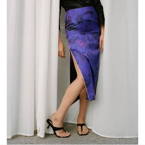 NWT ZARA Piped Printed Pencil Skirt Purple S - Picture 3 of 6
